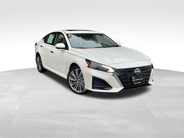 used 2023 Nissan Altima car, priced at $23,696