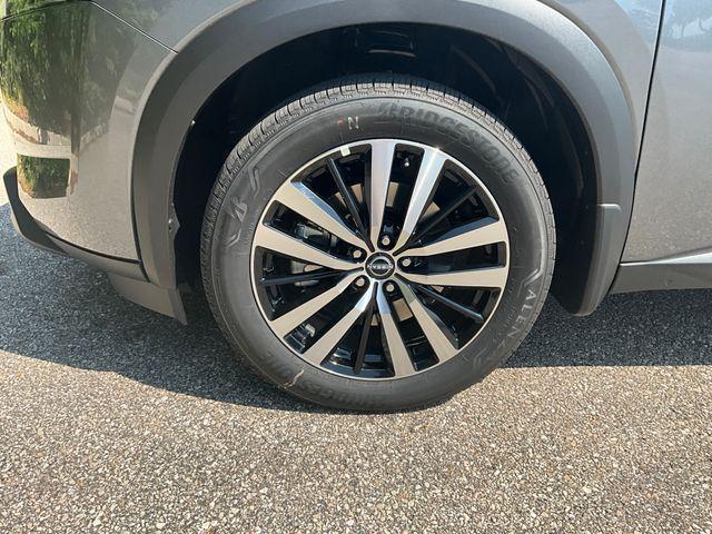 new 2025 Nissan Pathfinder car, priced at $53,485