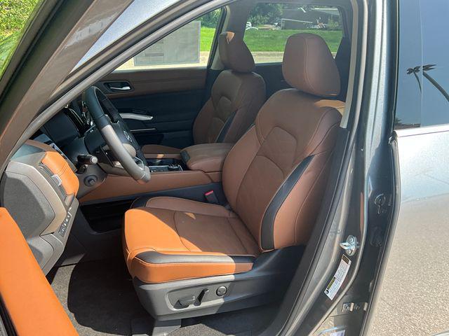 new 2025 Nissan Pathfinder car, priced at $53,485