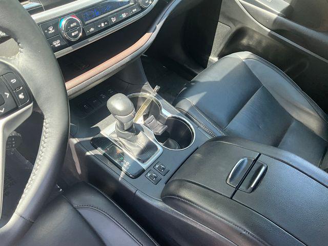 used 2015 Toyota Highlander car, priced at $19,999