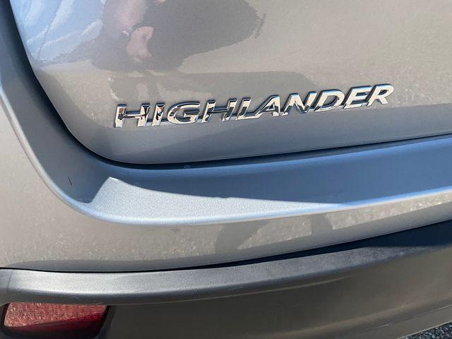 used 2015 Toyota Highlander car, priced at $19,999