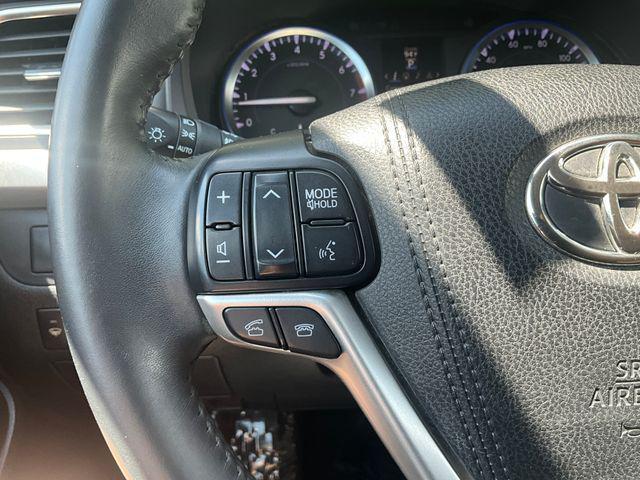 used 2015 Toyota Highlander car, priced at $19,999