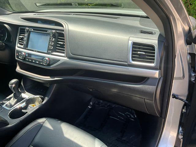 used 2015 Toyota Highlander car, priced at $19,999
