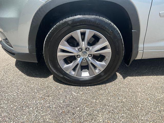 used 2015 Toyota Highlander car, priced at $19,999