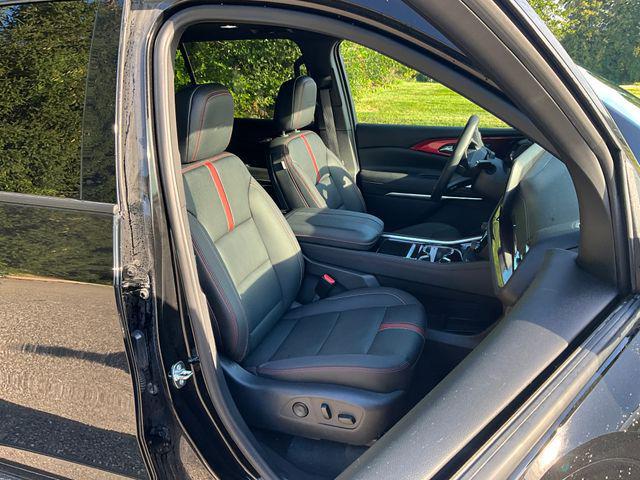 used 2024 Chevrolet Traverse car, priced at $52,999