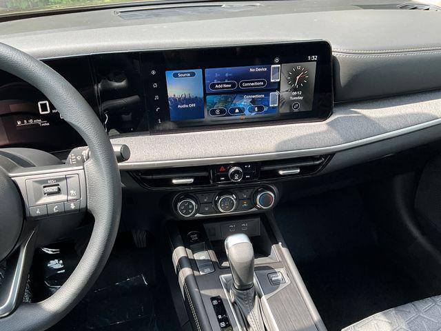 new 2025 Nissan Kicks car, priced at $27,570