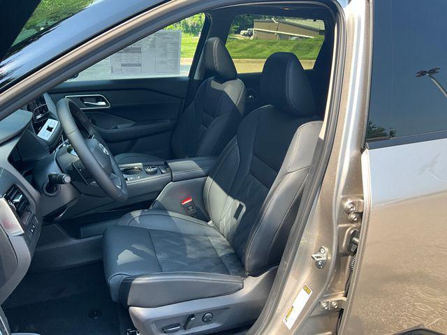 new 2025 Nissan Rogue car, priced at $44,530