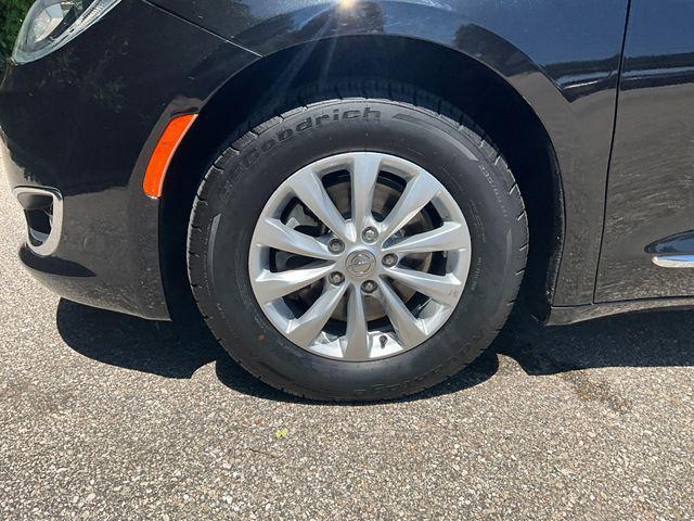 used 2019 Chrysler Pacifica car, priced at $13,999