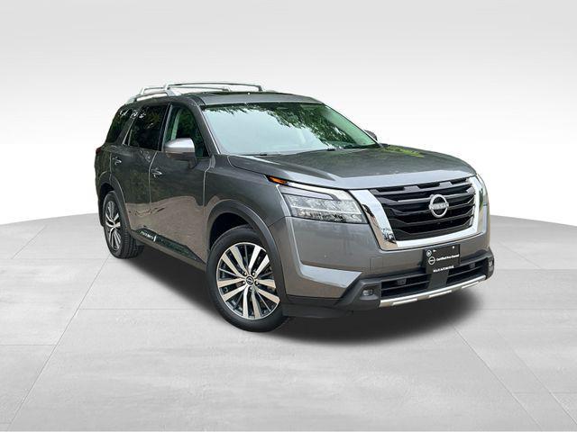 used 2022 Nissan Pathfinder car, priced at $35,999