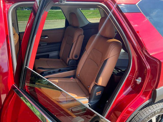 new 2025 Nissan Pathfinder car, priced at $54,354