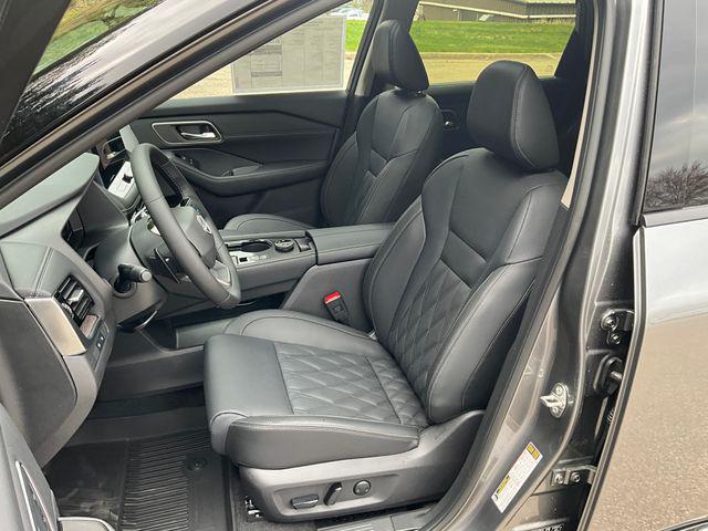 new 2025 Nissan Rogue car, priced at $44,463
