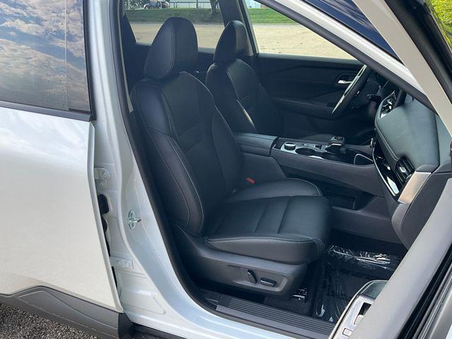 used 2024 Nissan Rogue car, priced at $30,998