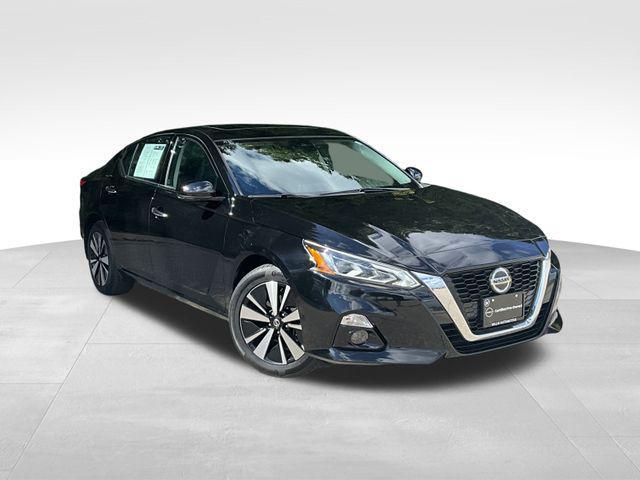 used 2022 Nissan Altima car, priced at $24,999
