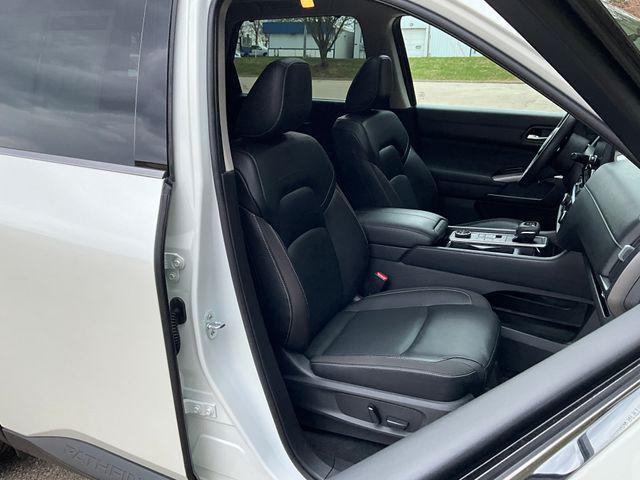 used 2022 Nissan Pathfinder car, priced at $35,999