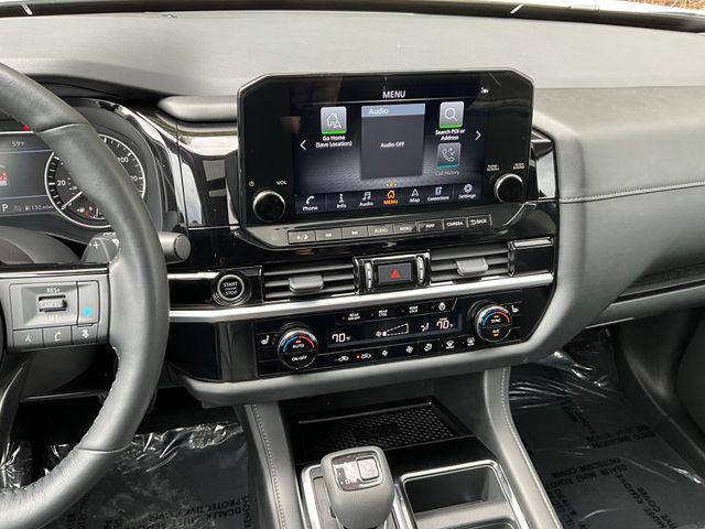used 2022 Nissan Pathfinder car, priced at $35,999