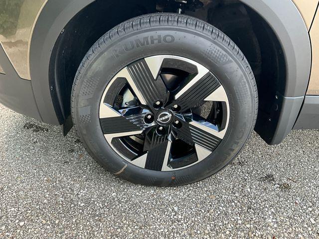 new 2025 Nissan Kicks car, priced at $26,300