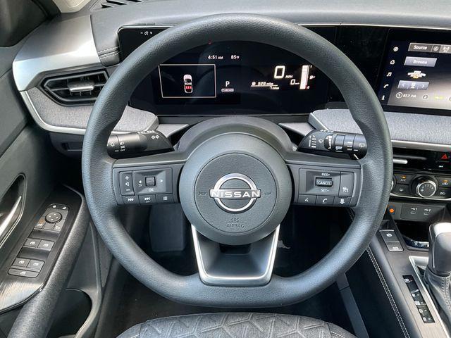 new 2025 Nissan Kicks car, priced at $26,300