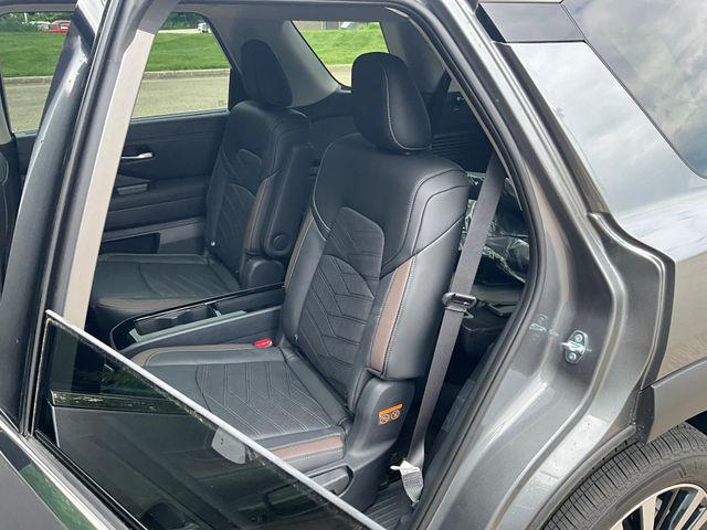 new 2025 Nissan Pathfinder car, priced at $51,166