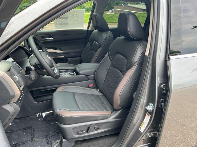 new 2025 Nissan Pathfinder car, priced at $51,166