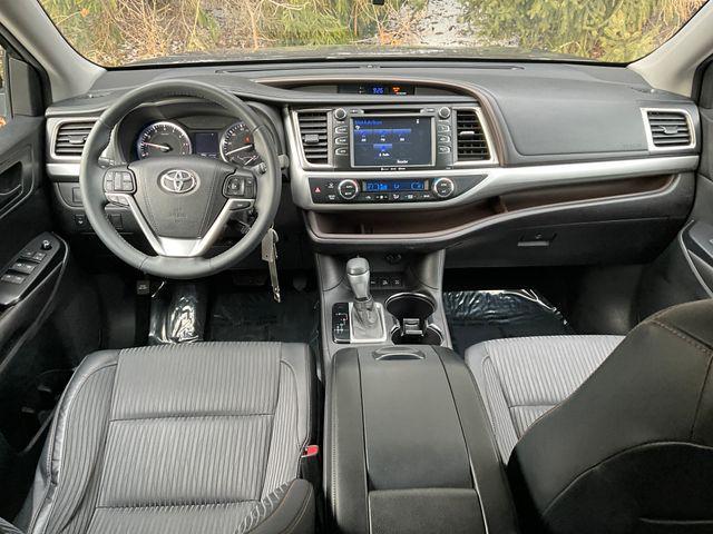 used 2016 Toyota Highlander car, priced at $22,499