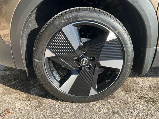 new 2025 Nissan Kicks car, priced at $29,010