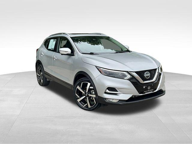 used 2021 Nissan Rogue Sport car, priced at $21,999