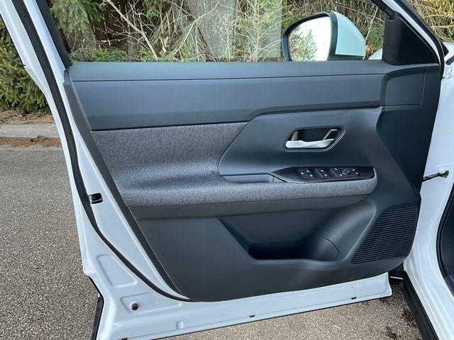 new 2025 Nissan Kicks car, priced at $26,555