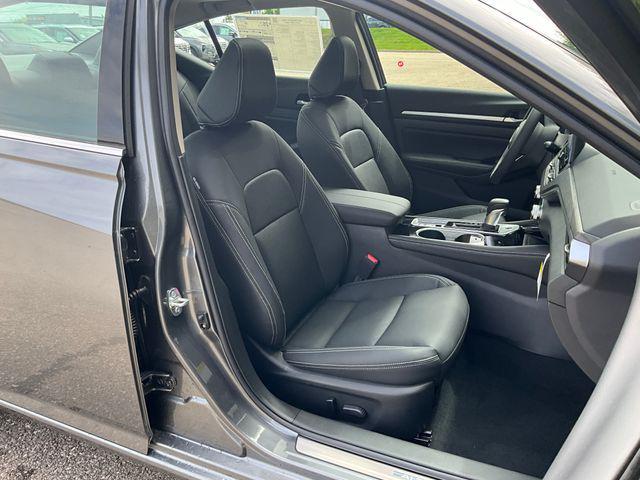 new 2025 Nissan Altima car, priced at $37,320