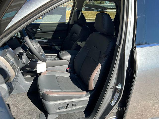 new 2025 Nissan Pathfinder car, priced at $53,830
