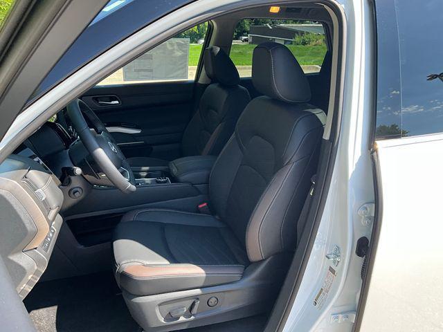 new 2025 Nissan Pathfinder car, priced at $54,960