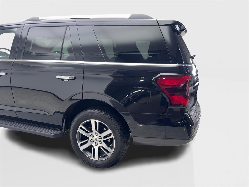 used 2024 Ford Expedition car, priced at $45,980