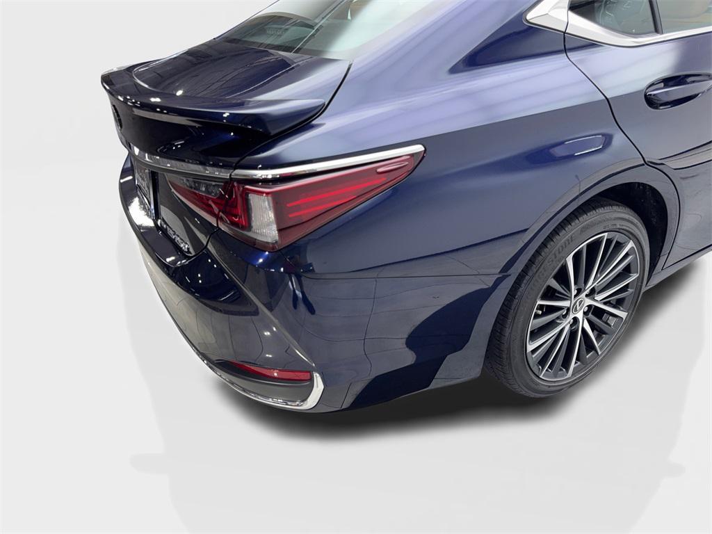 used 2022 Lexus ES 250 car, priced at $32,690