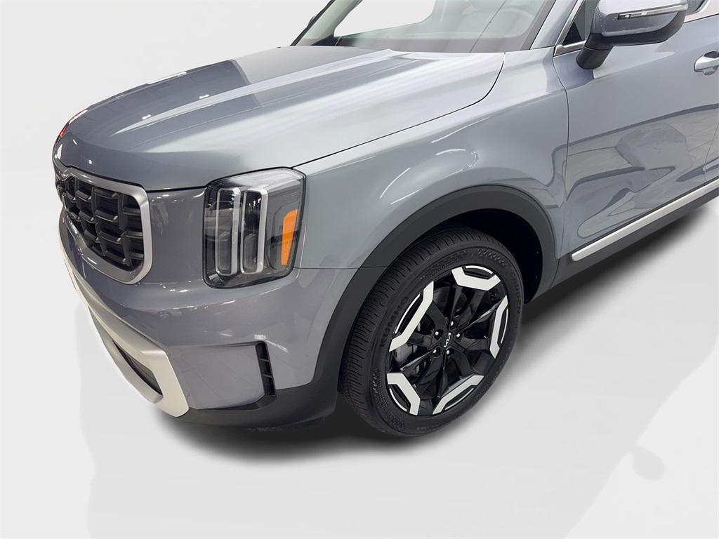 used 2025 Kia Telluride car, priced at $37,390