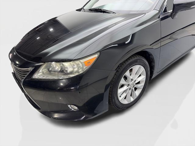 used 2014 Lexus ES 300h car, priced at $9,990