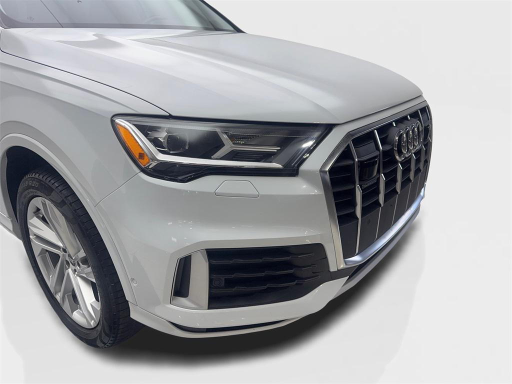 used 2022 Audi Q7 car, priced at $32,980