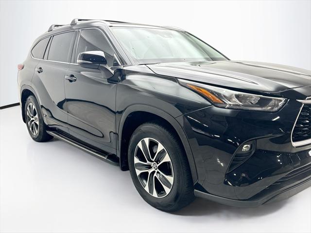 used 2020 Toyota Highlander car, priced at $29,780