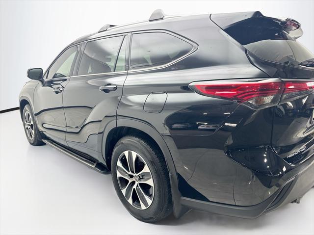 used 2020 Toyota Highlander car, priced at $29,780