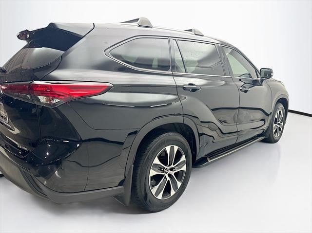 used 2020 Toyota Highlander car, priced at $29,780