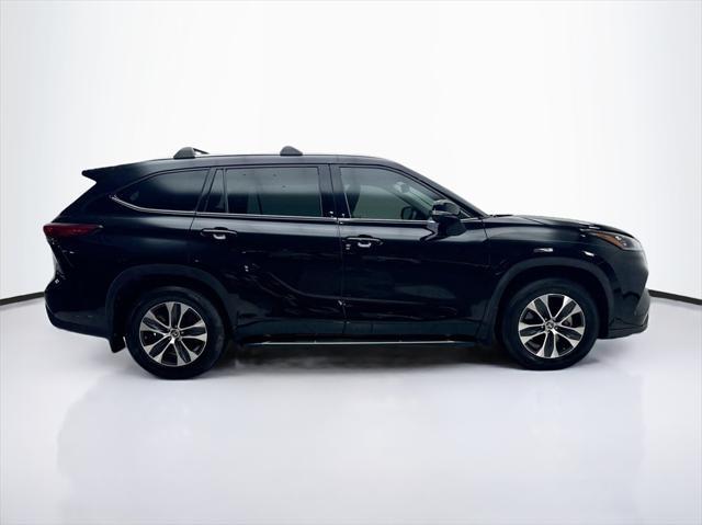 used 2020 Toyota Highlander car, priced at $29,780