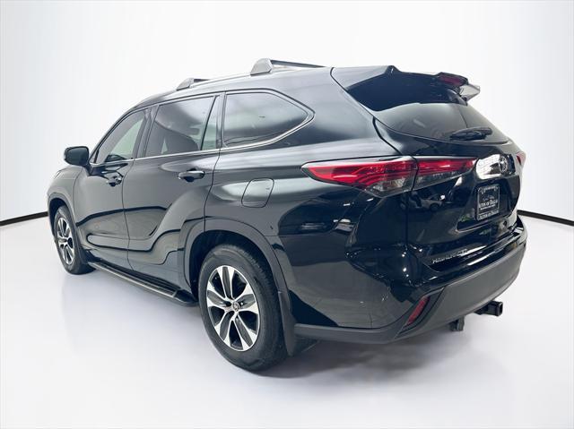 used 2020 Toyota Highlander car, priced at $29,780