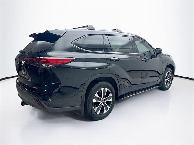 used 2020 Toyota Highlander car, priced at $29,780