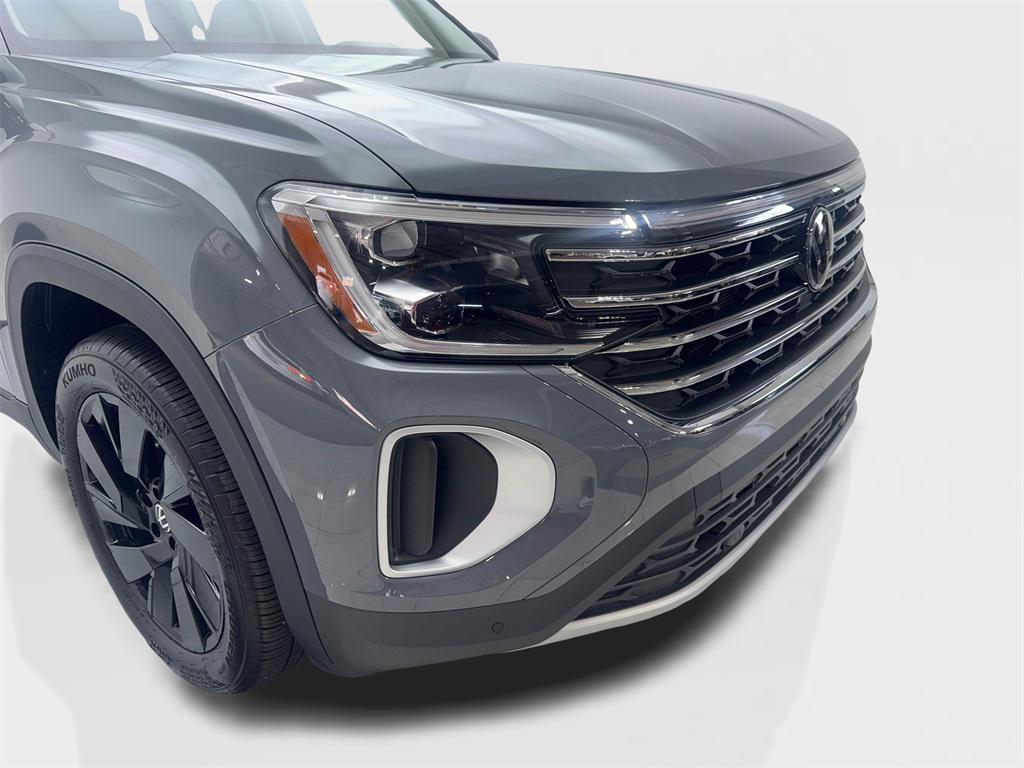used 2025 Volkswagen Atlas car, priced at $37,490