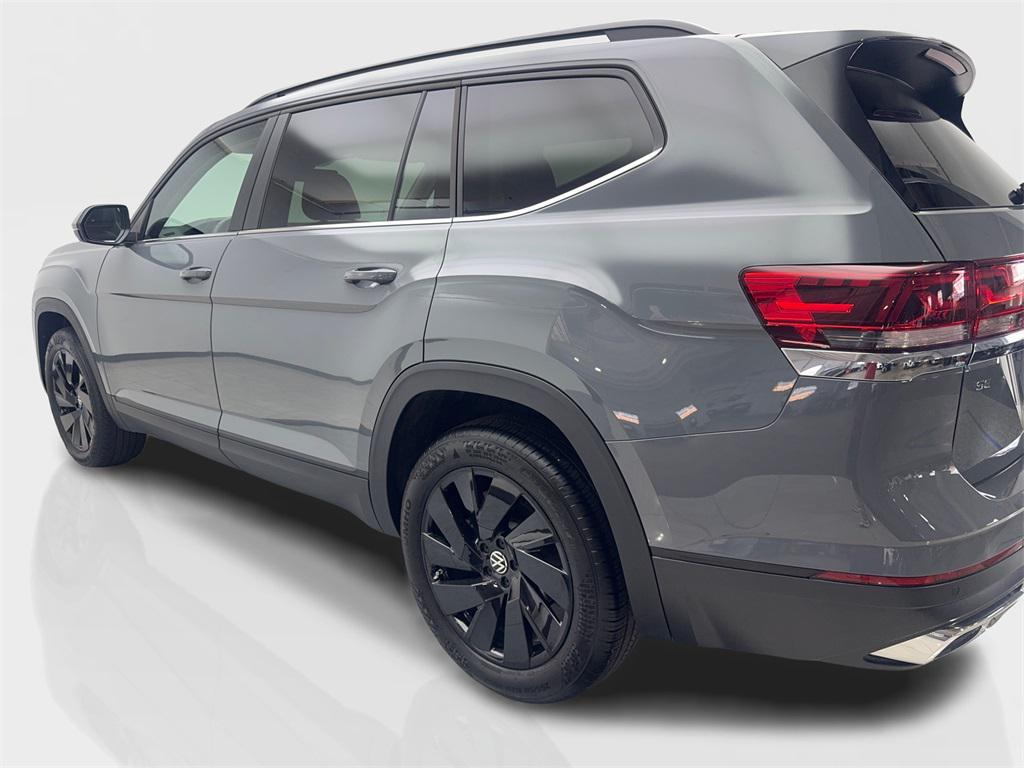 used 2025 Volkswagen Atlas car, priced at $37,490