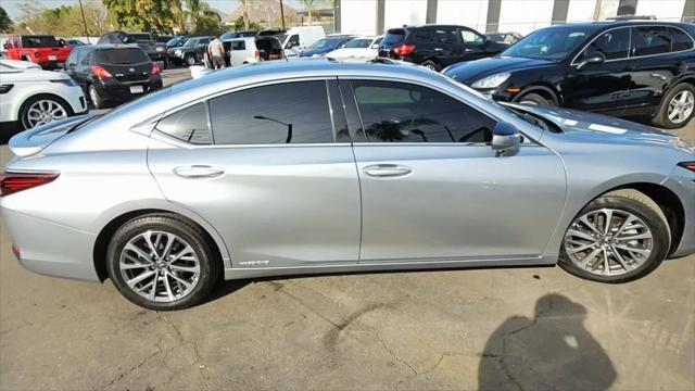 used 2022 Lexus ES 300h car, priced at $35,290