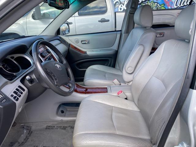 used 2006 Toyota Highlander car, priced at $7,899