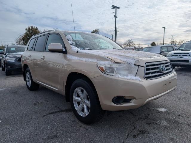 used 2010 Toyota Highlander car, priced at $9,499