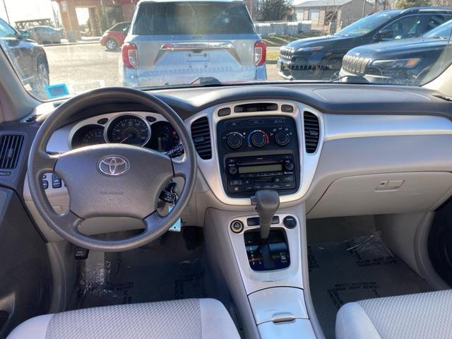 used 2007 Toyota Highlander car, priced at $7,999