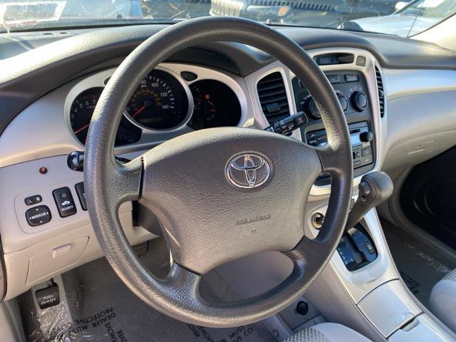 used 2007 Toyota Highlander car, priced at $7,999