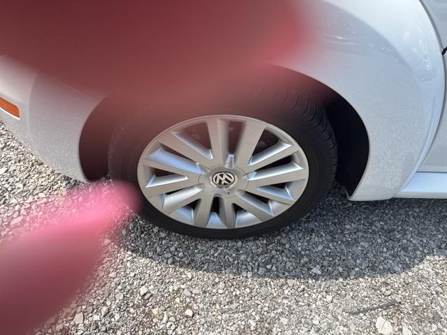 used 2009 Volkswagen New Beetle car, priced at $10,799
