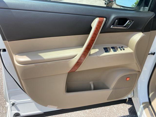 used 2010 Toyota Highlander car, priced at $7,999